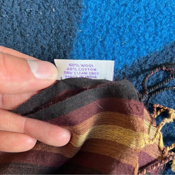 Sévya Handmade Scarf - Picture 4 of 4